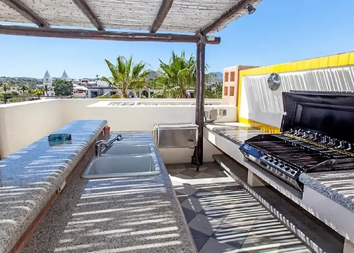 Roof Top Penthouse In Historic Art District